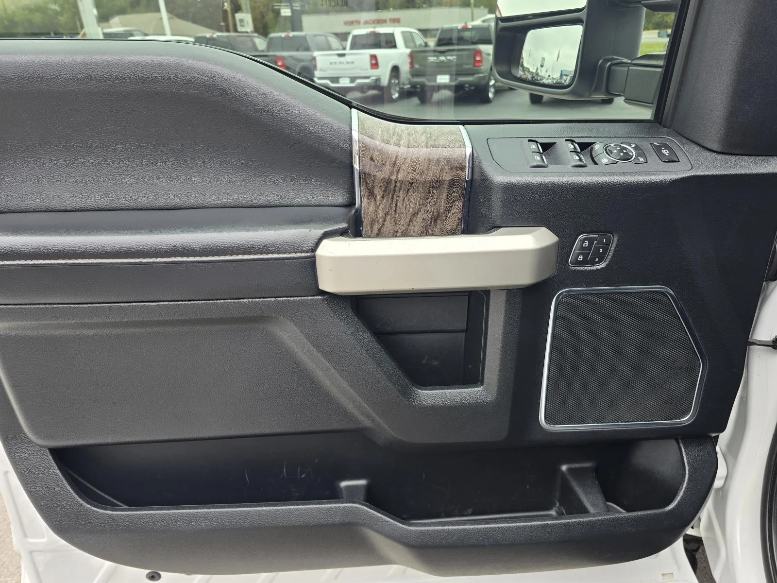 Used 2019 Oxford White Ford LARIAT image 14