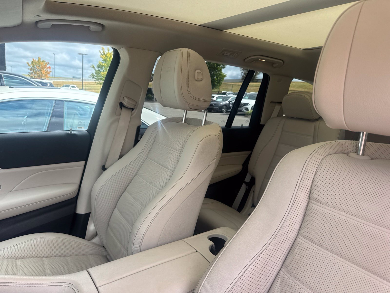 Certified Used 2023 MANUFAKTUR Diamond White Metallic Mercedes-Benz GLS 450 image 7