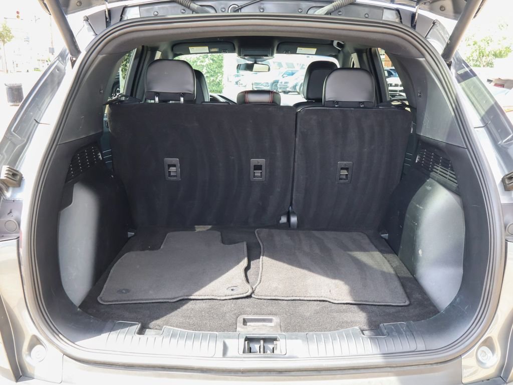 Used 2025 Gray Ford ST-Line Select image 10