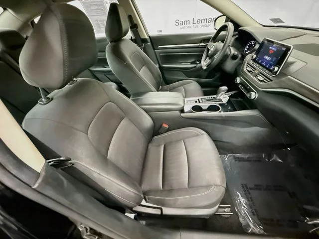 Used 2023 Black Nissan 2.5 SV image 25