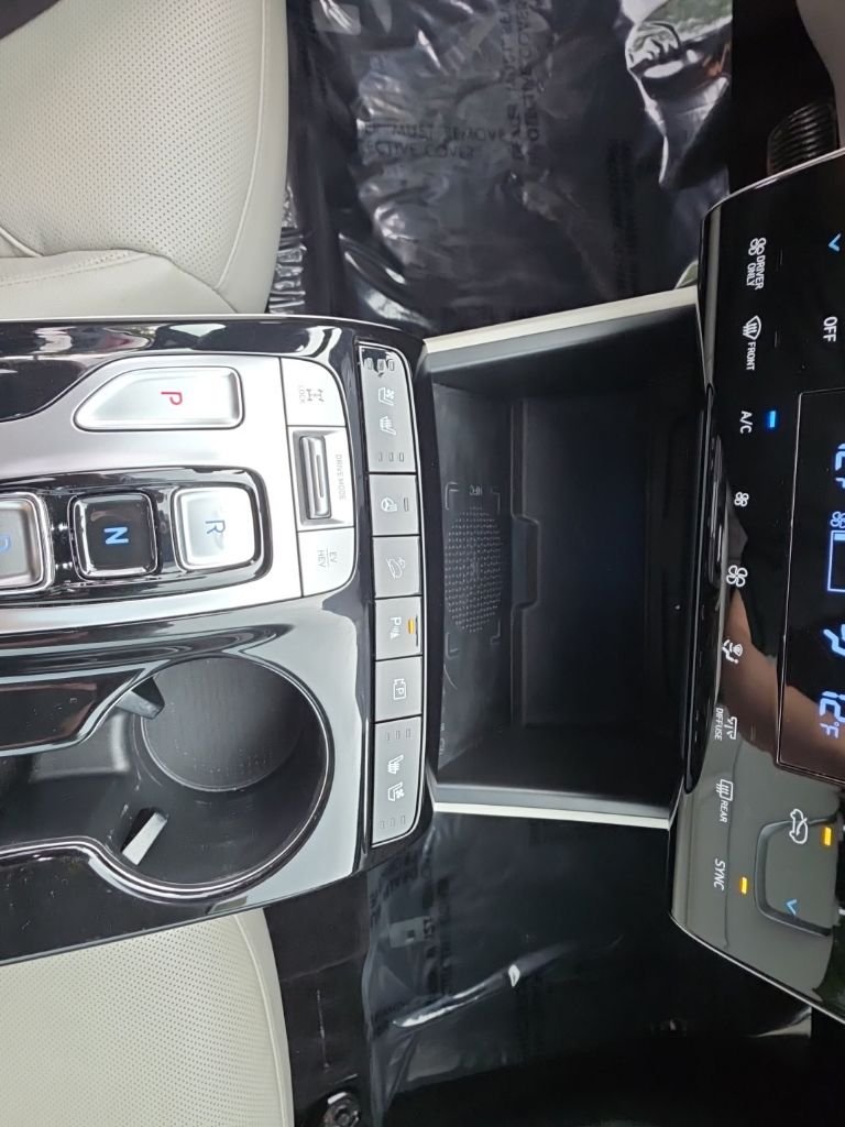 Used 2022 Gray Hyundai Limited image 18
