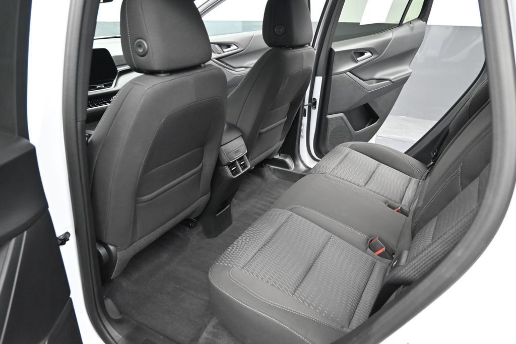 Used 2025 White Chevrolet LT image 10