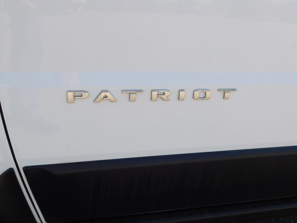 Used 2016 White Jeep Sport image 35