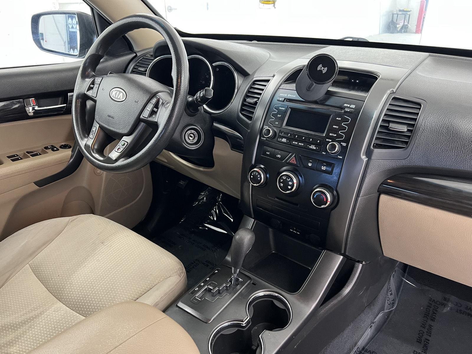 2011 Kia Sorento LX - Photo 28