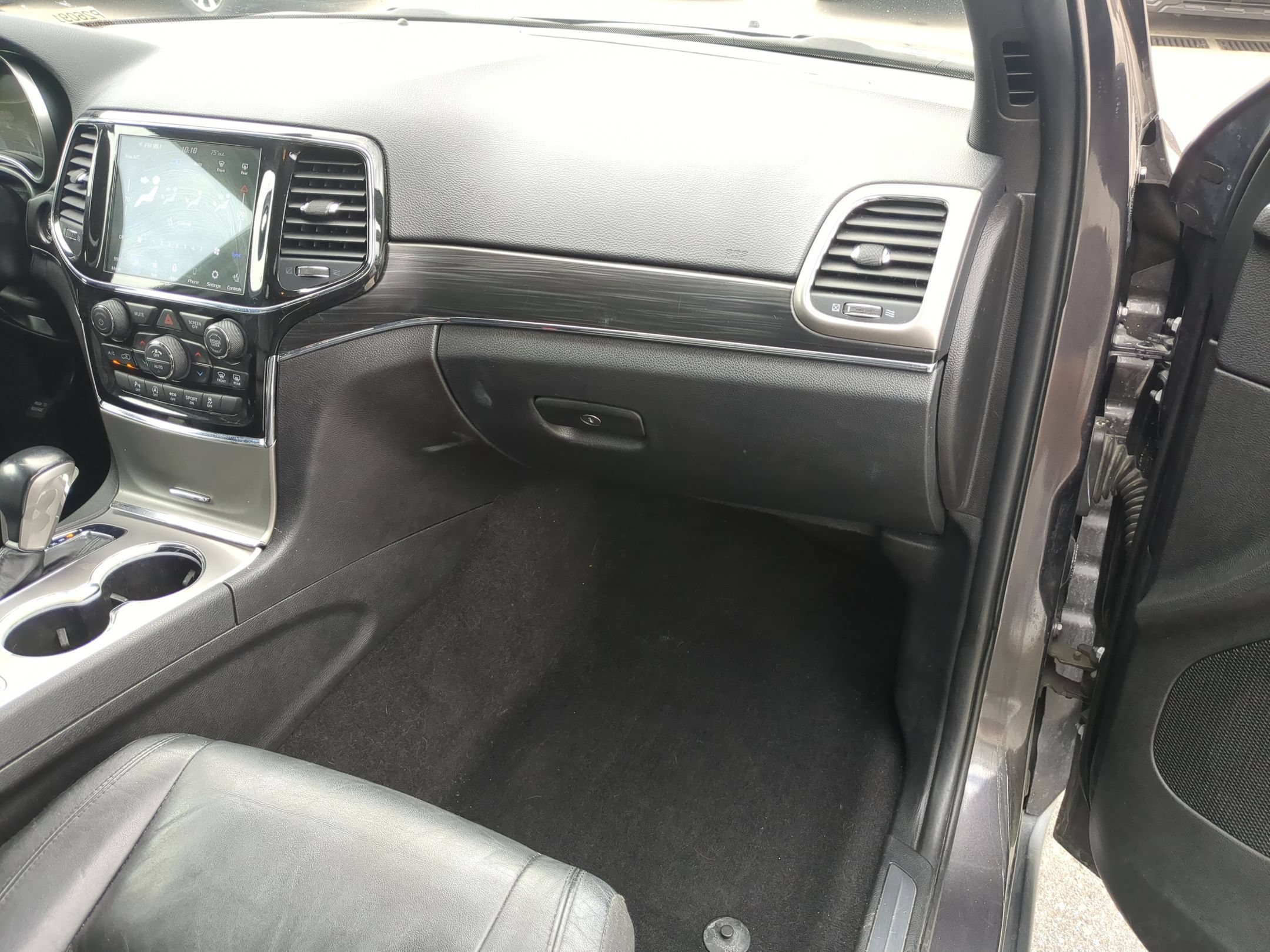 Certified Used 2021 Granite Crystal Metallic Clearcoat Jeep Limited image 28