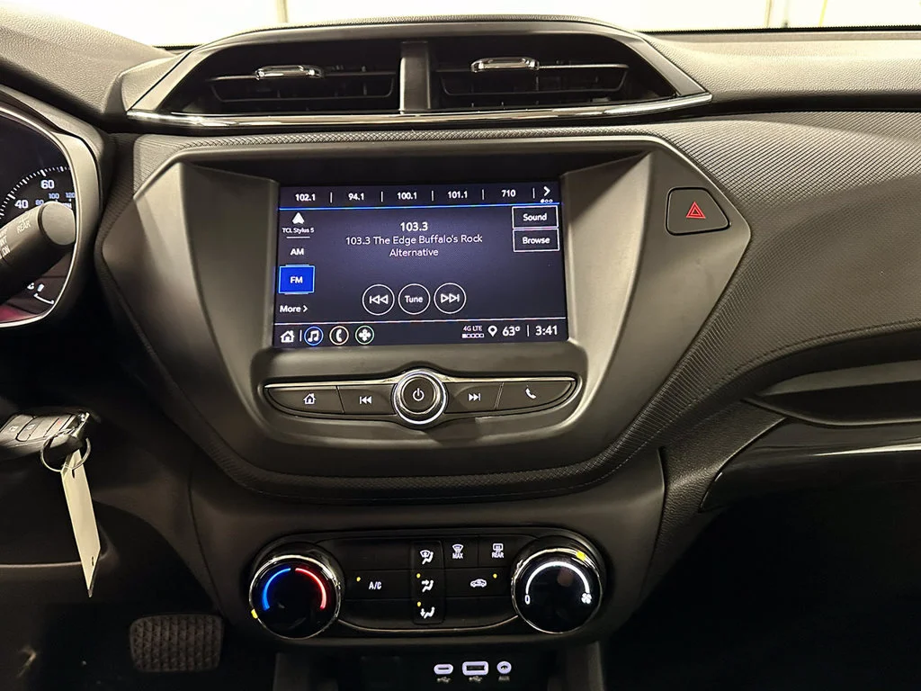 Used 2023 SUMMIT WHITE Chevrolet LS image 27