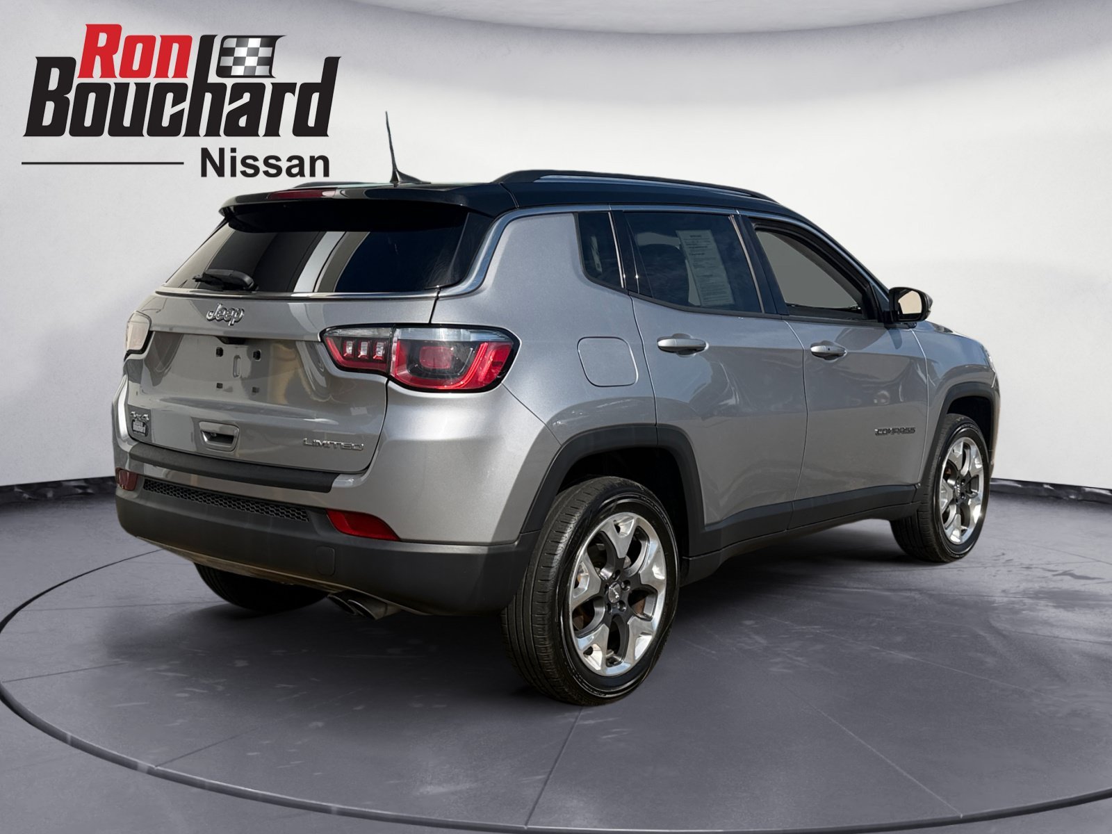Used 2018 Billet Silver Metallic Clearcoat Jeep Limited image 2