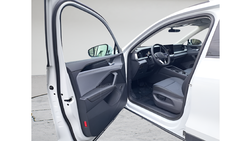 New 2025 White/off-white Volkswagen 2.0T SE image 17