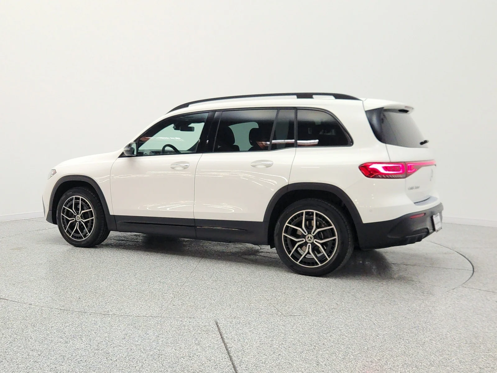Used 2023 Polar White Mercedes-Benz EQB 300 4MATIC® SUV image 8