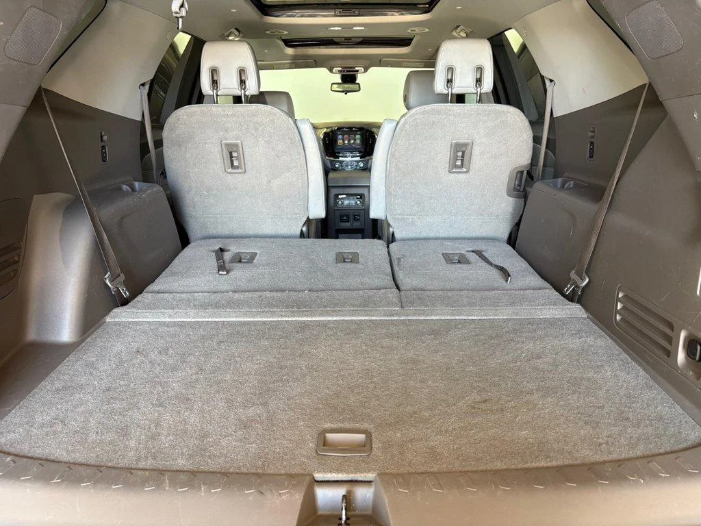 Used 2018 Cajun Red Tintcoat Chevrolet PREMIER image 23