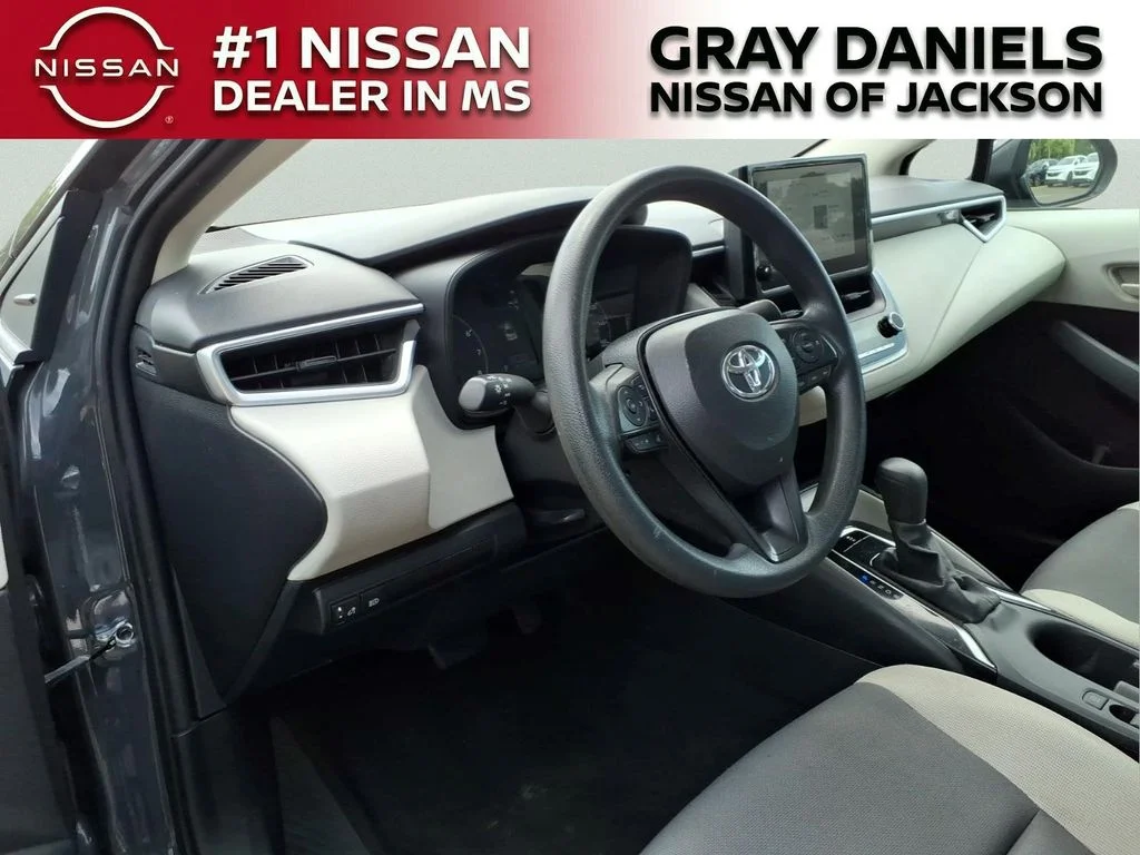 Used 2024  Toyota LE image 9