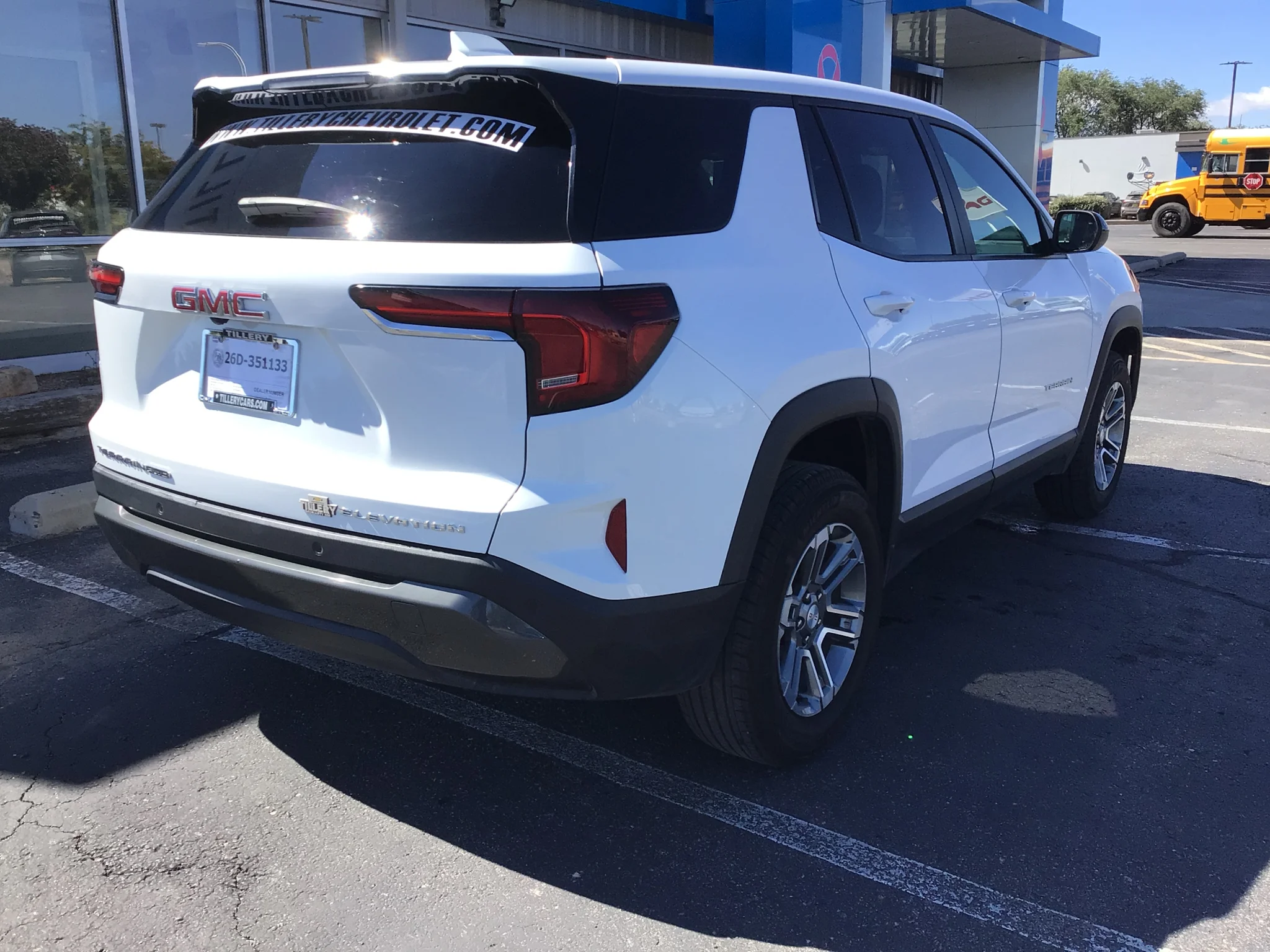 Used 2025 Summit White GMC Elevation image 5
