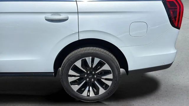 Used 2025 Silver Ford Platinum image 37