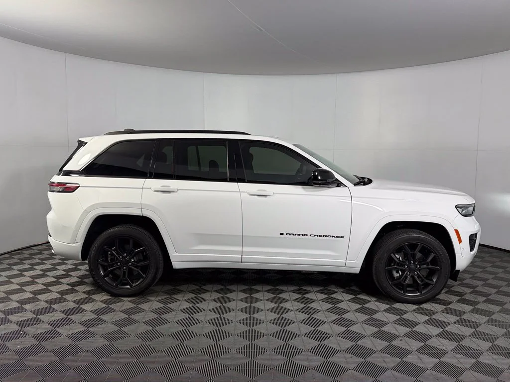 Used 2024 White Jeep 4xe image 5