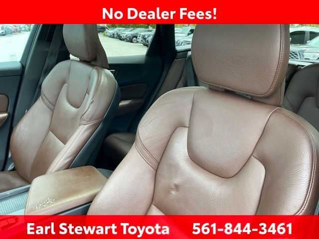 Used 2019 White Volvo T5 Momentum image 26