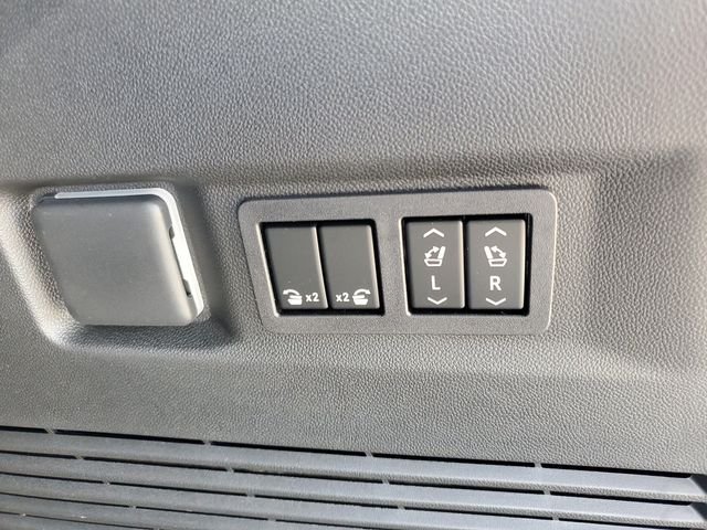Used 2026  GMC Denali image 33