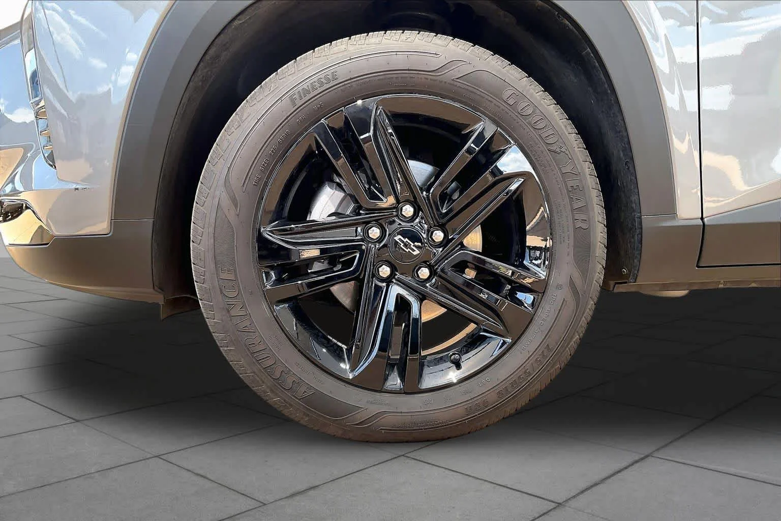 Used 2025 Sterling Gray Metallic Chevrolet ACTIV image 11