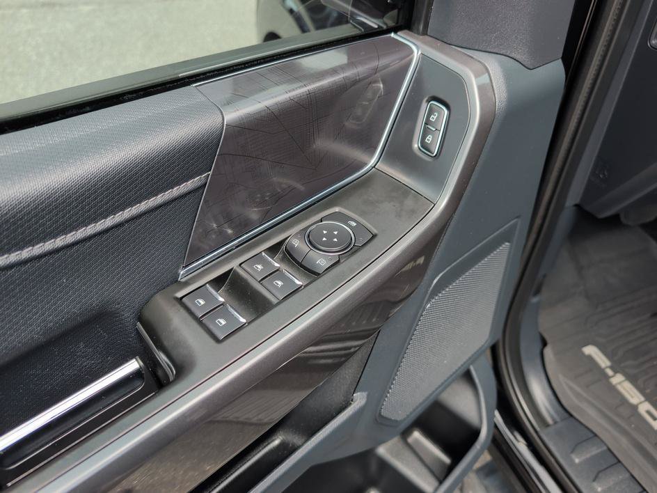 Used 2022 Black Metallic Ford XLT image 17