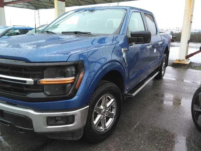 Used 2025  Ford XLT image 2