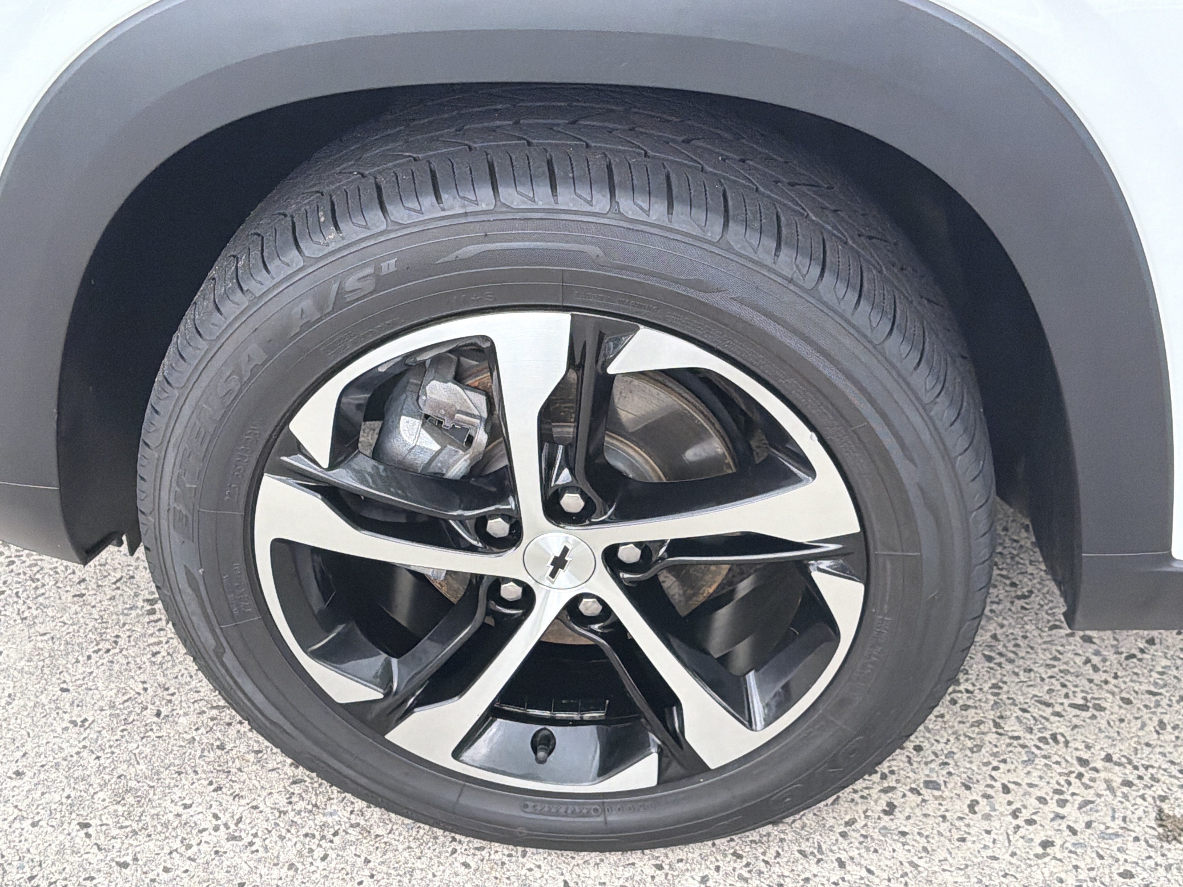 Used 2024 Summit White Chevrolet 1RS image 10