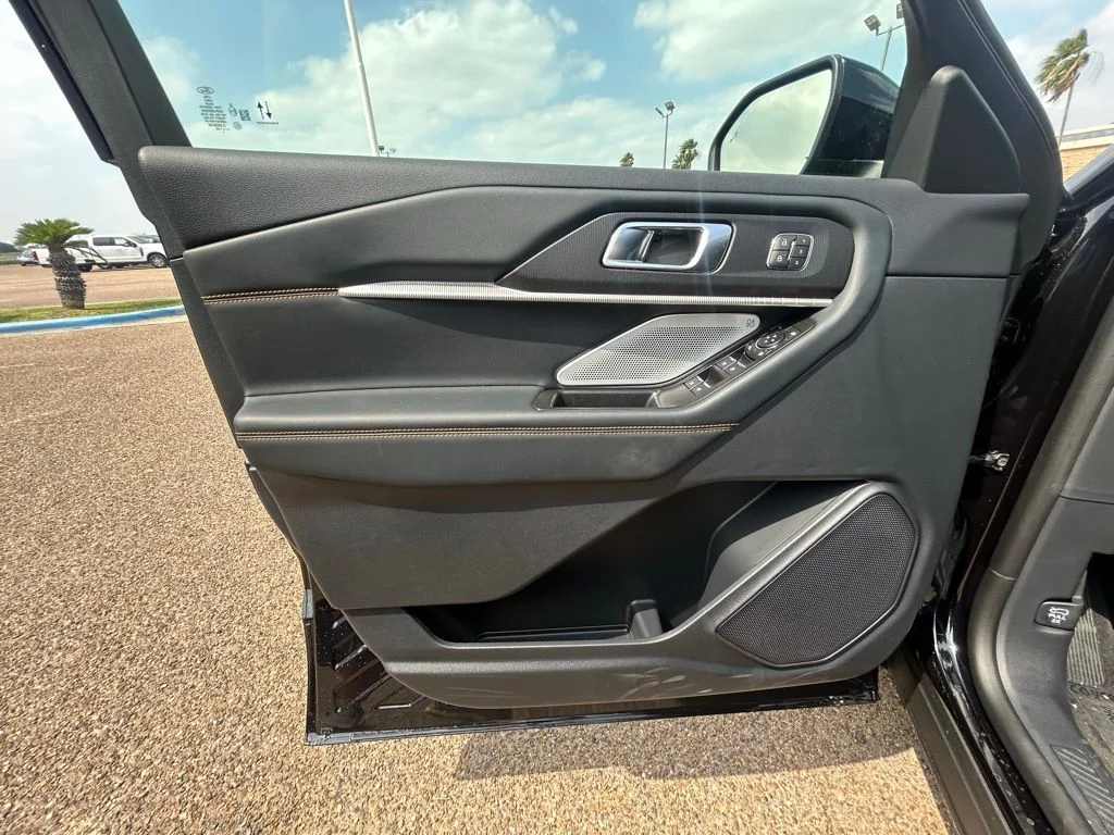 New 2026 Agate Black Metallic Ford Tremor® image 19