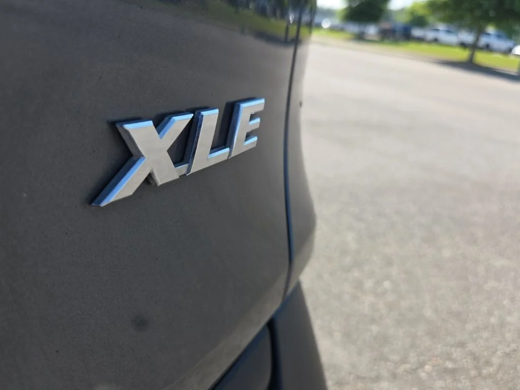 Used 2019 Gray Toyota XLE image 29
