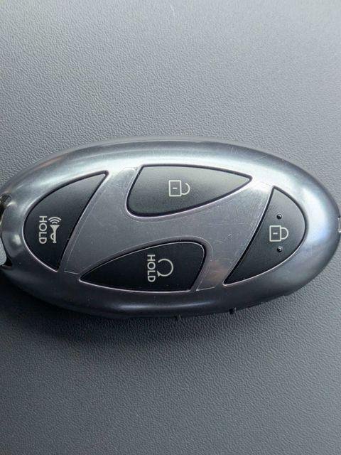 New 2026 White Hyundai Limited FWD image 31
