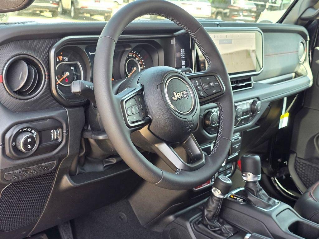 New 2026 Black Clear-Coat Exterior Paint Jeep Rubicon 4x4 image 4