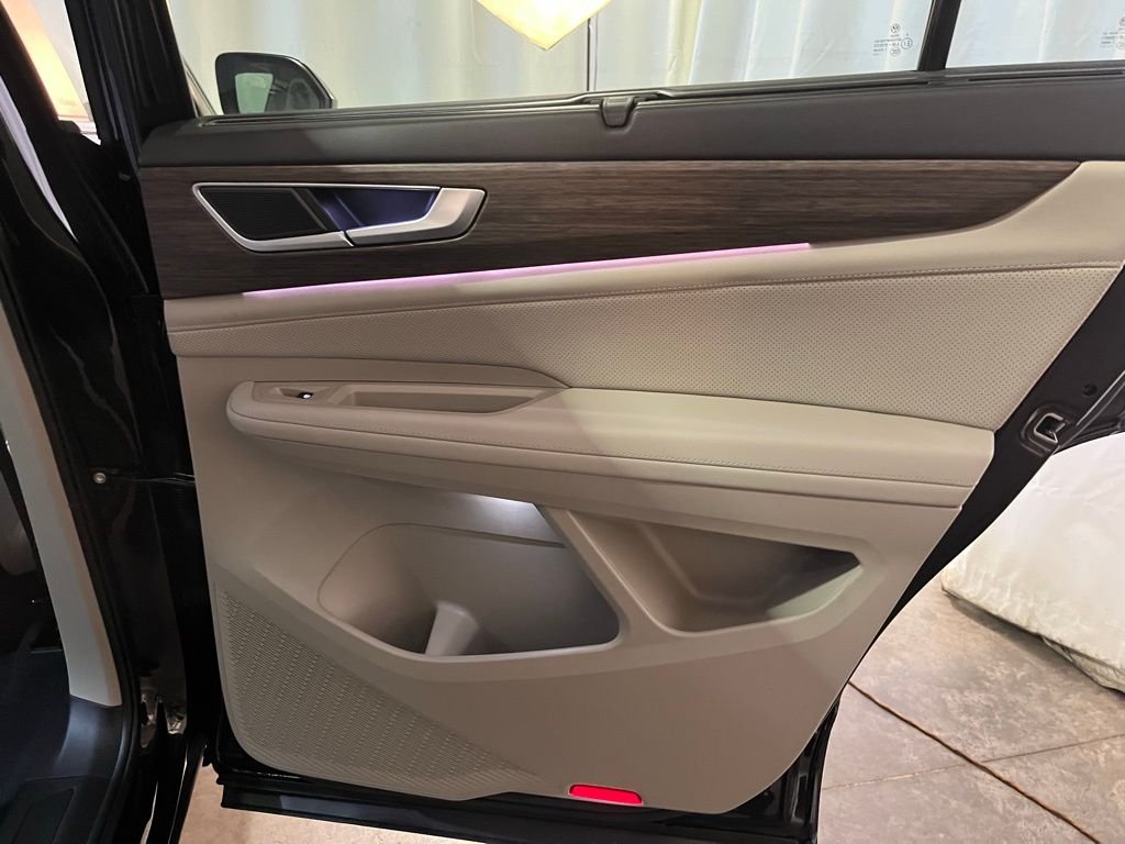 New 2026 Black Volkswagen 2.0T SEL image 23