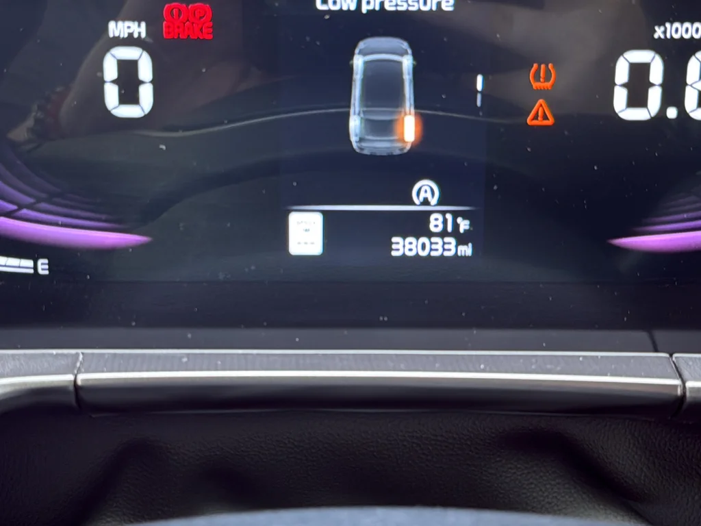 Certified Used 2025 Green Kia S image 12