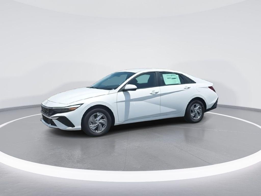 New 2026 White Hyundai SE image 4
