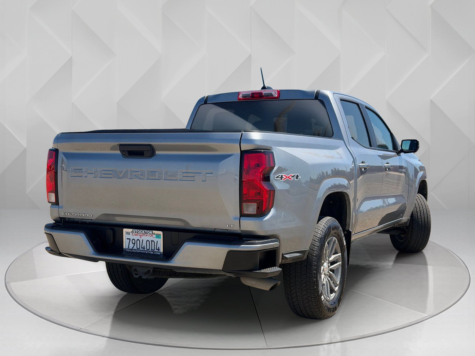 Used 2024 Sterling Gray Metallic Chevrolet 4WD LT image 8