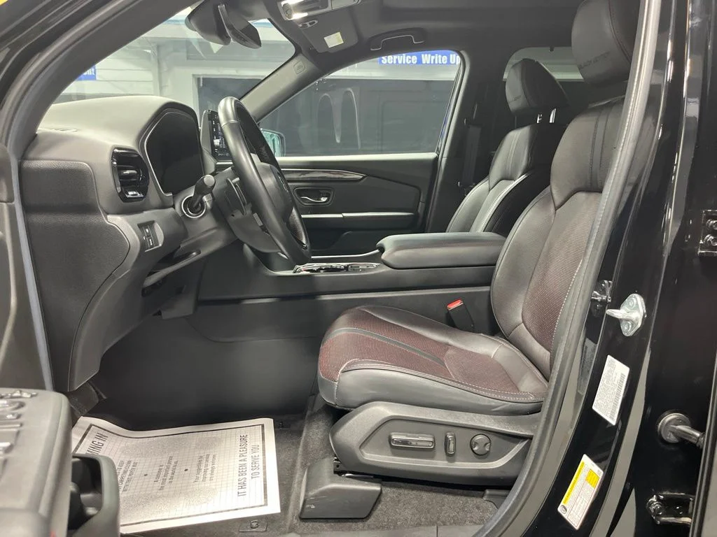 2025 Honda Pilot Black Edition - Photo 11