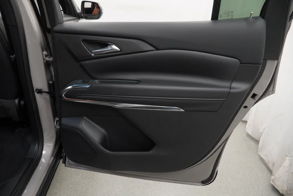2027 Chevrolet Traverse Z71 - Photo 26