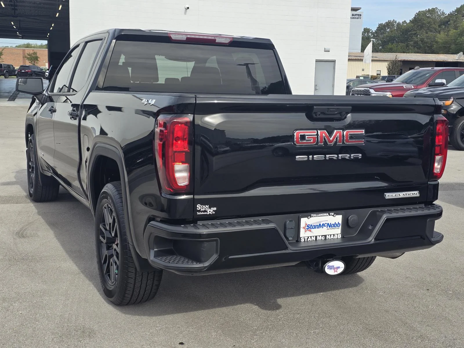 Used 2024 Onyx Black GMC Elevation image 5