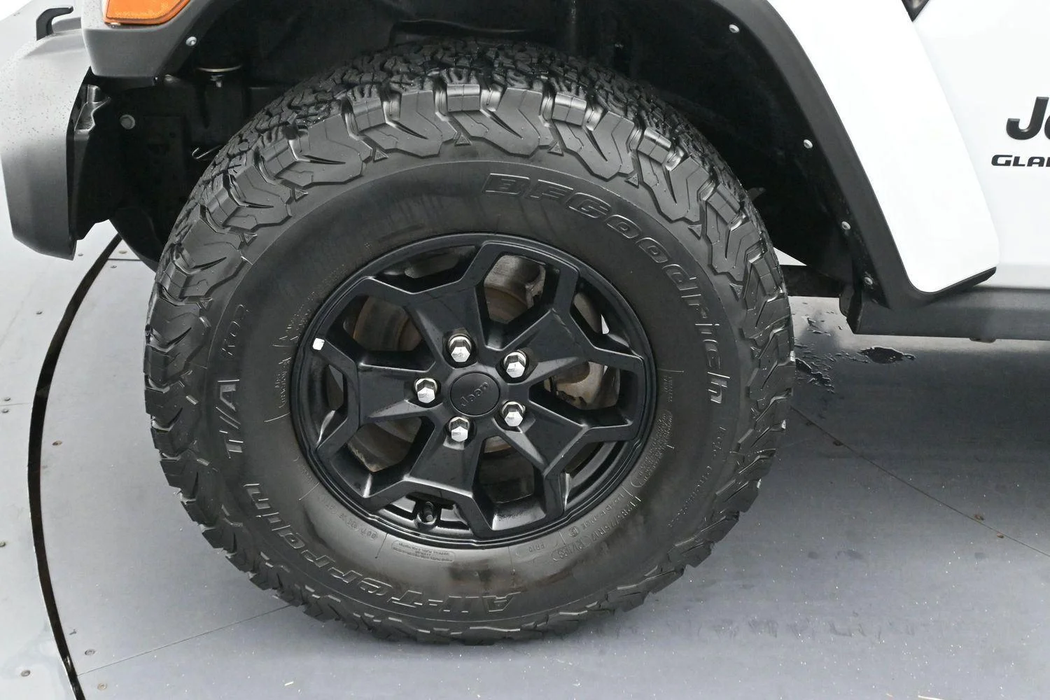 Used 2022 White Jeep Willys image 30