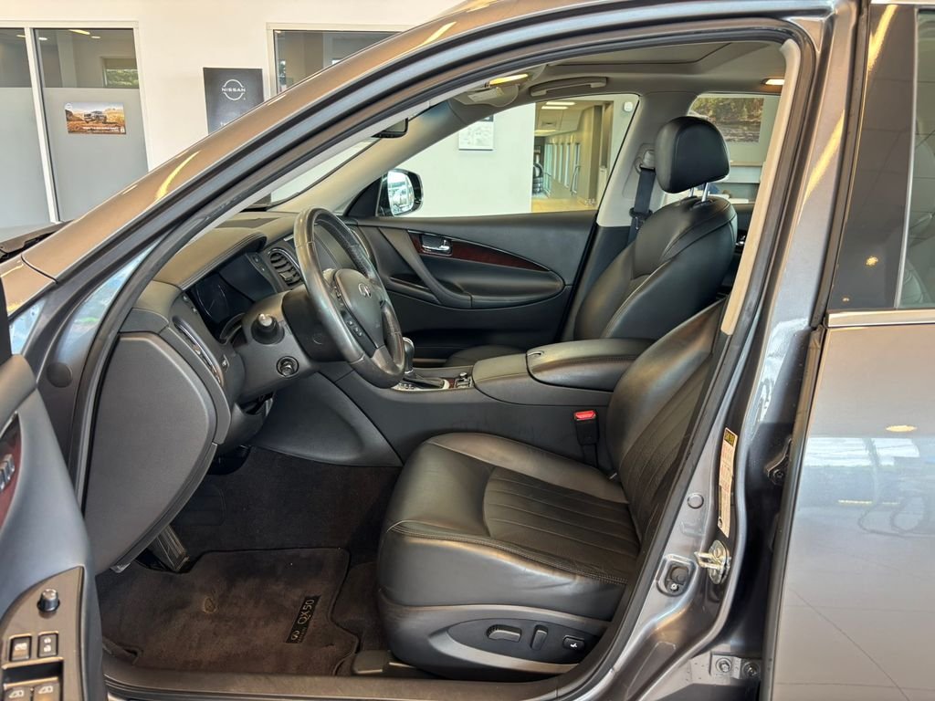 Used 2016 Graphite Shadow INFINITI Base image 15