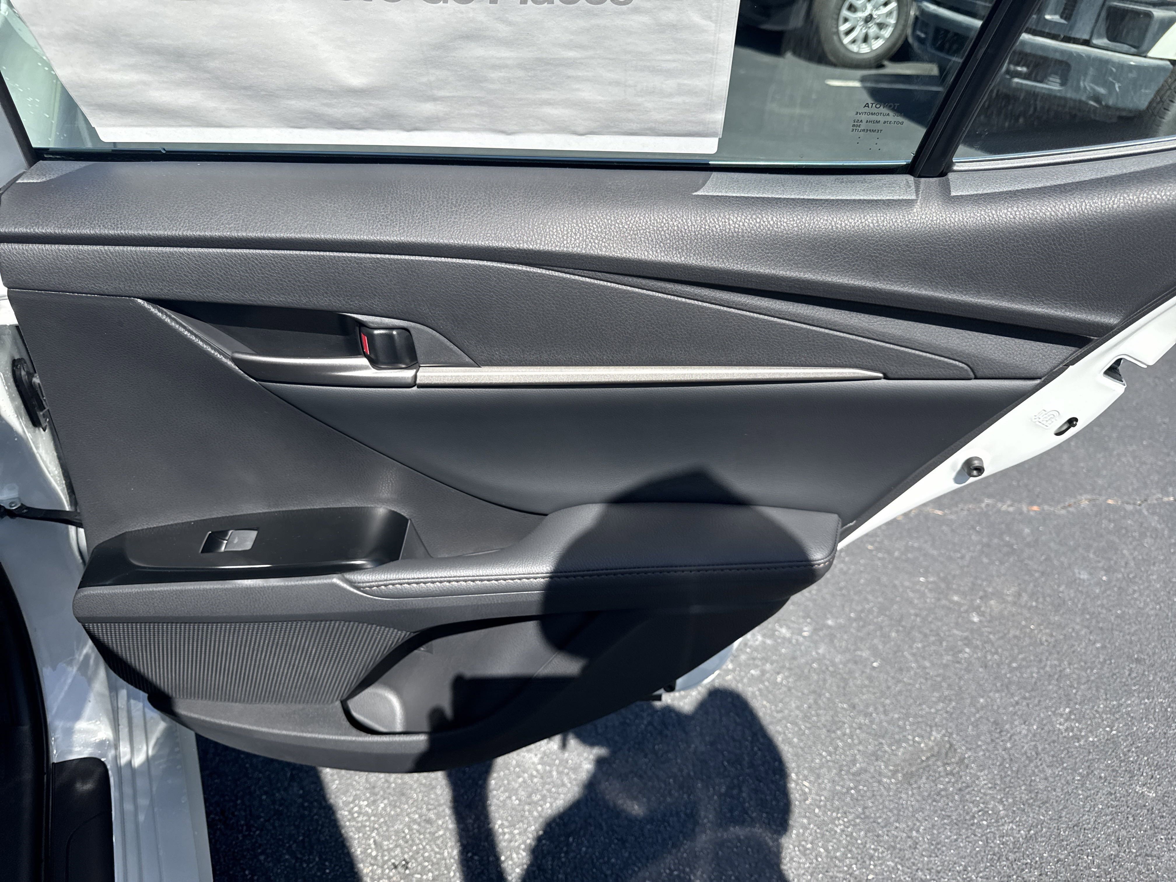 Used 2025  Toyota  image 30