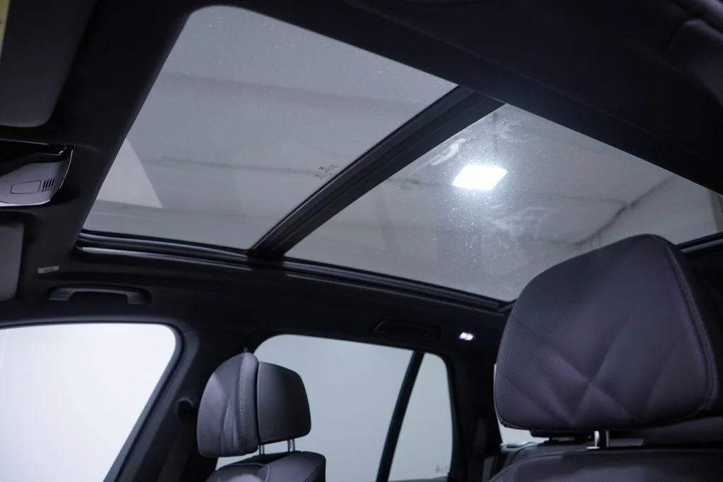 2026 BMW X5 M60i - Photo 8