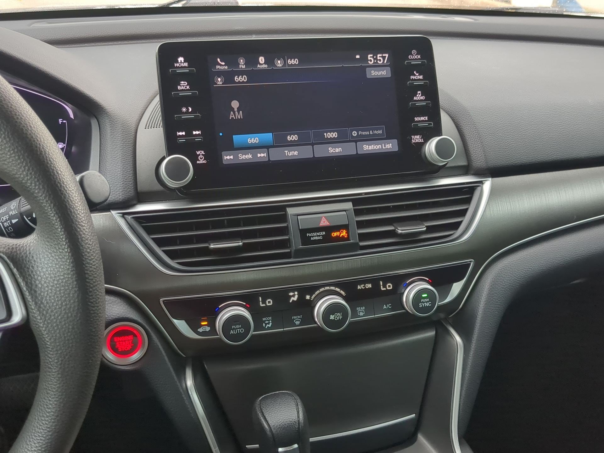 Used 2021 Lunar Silver Metallic Honda LX image 19