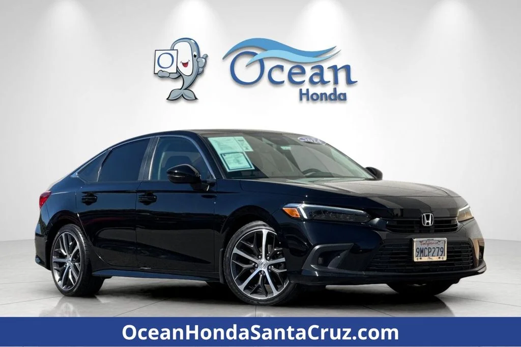 2024 Honda Civic Touring CVT's photo