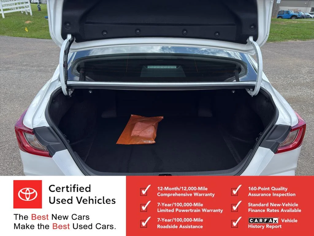 Used 2026 Ice Cap Toyota SE image 12