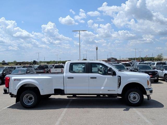 New 2026 Oxford White Ford F-350® XL image 54