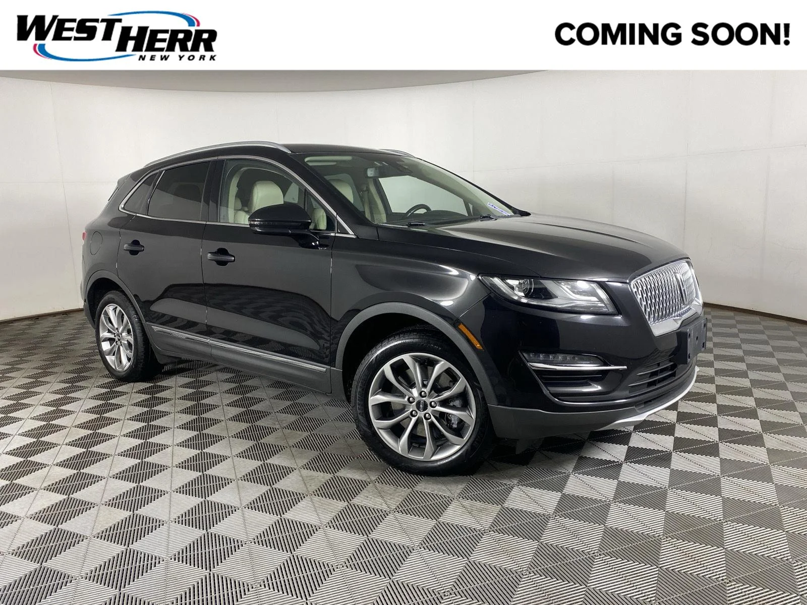 Used 2019 Infinite Black Metallic Lincoln Select image 1