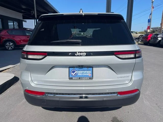 Used 2025 Silver Jeep Laredo image 6