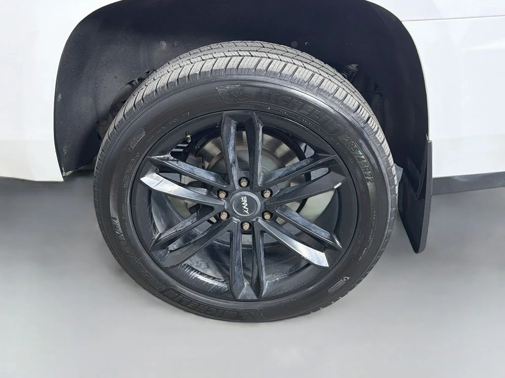 Used 2018 White GMC Denali image 31