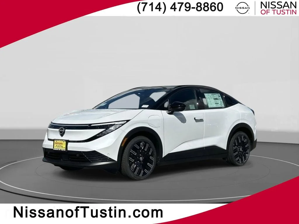 2026 Nissan Leaf Platinum+'s photo