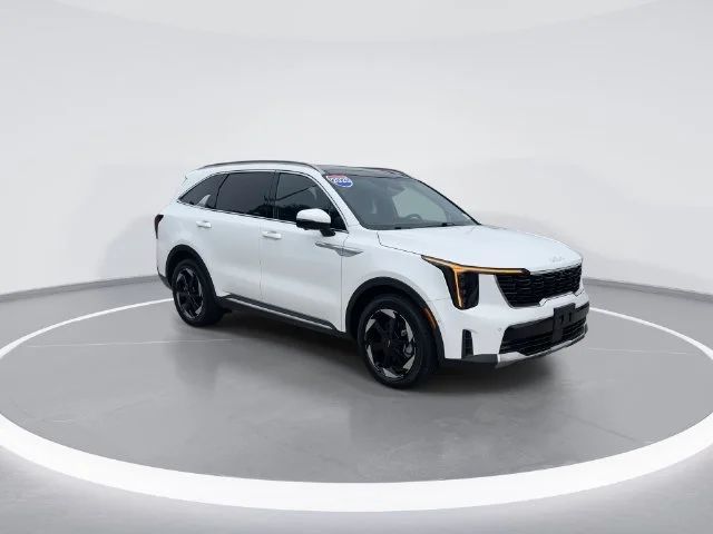 Used 2025 White Kia SX Prestige image 1
