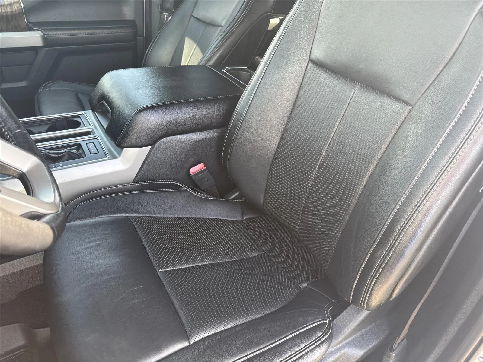 Used 2019 Ingot Silver Ford LARIAT image 11