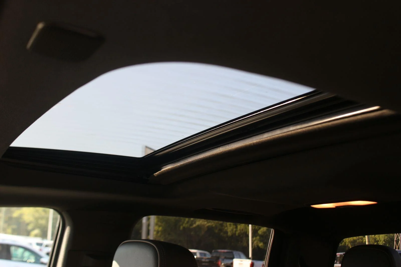 Used 2024 Onyx Black GMC Denali image 32